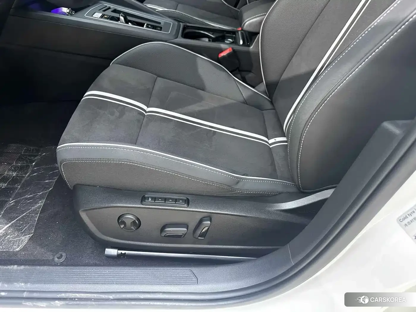 Volkswagen Golf 2022 Белый из Китая, фото 3