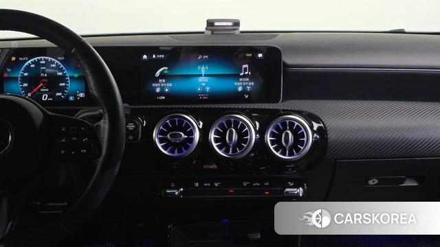 Mercedes-Benz A-Class W177 2020 Белый из Кореи, фото 3