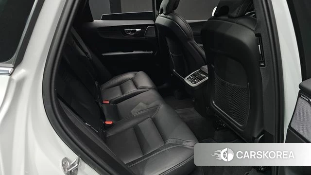 Volvo XC60 second Generation 2024 Белый из Кореи, фото 3