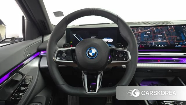 BMW 5 Series (G60) 2025 Белый из Кореи, фото 3