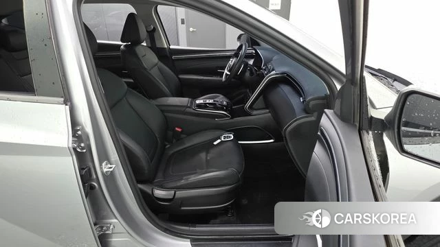 Hyundai Tucson (NX4) 2021 Серебряный из Кореи, фото 3
