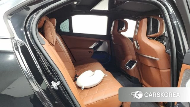 BMW 7 Series (G70) 2025 Черный из Кореи, фото 3