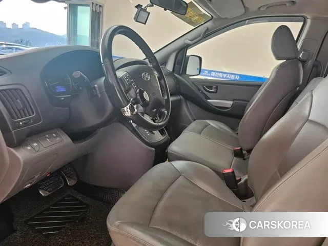 Hyundai The New Grand Starex 2018 Желтый из Кореи, фото 3