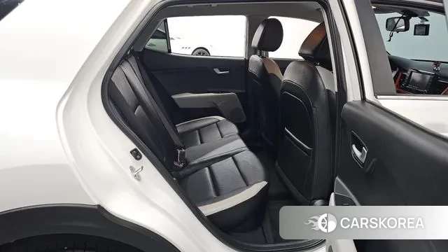 Kia Stonic 2018 Белый из Кореи, фото 3