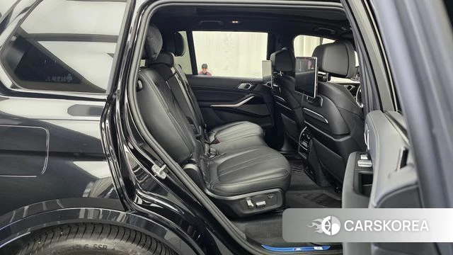 BMW X7 (G07) 2024 Черный из Кореи, фото 3