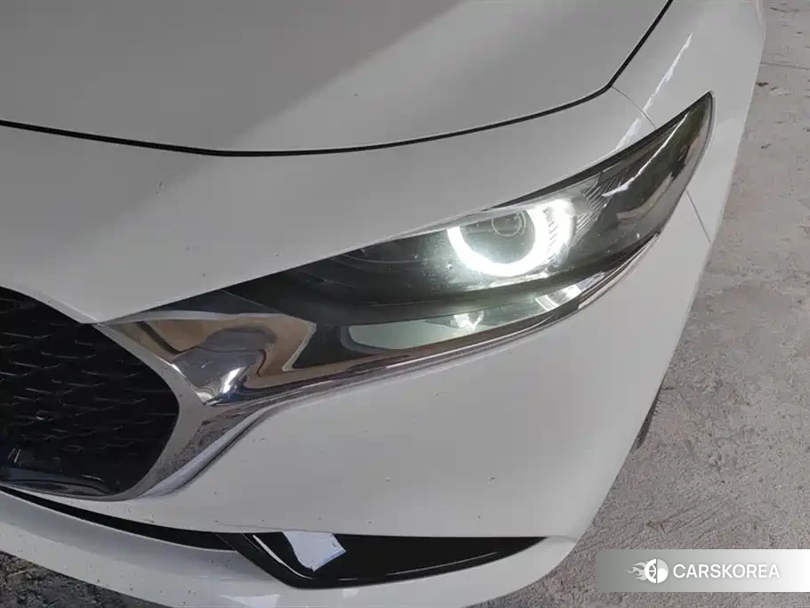 Mazda 3 2024 Белый из Китая, фото 3