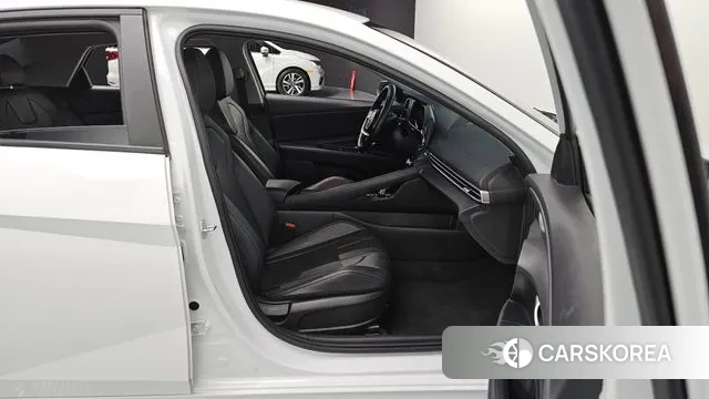 Hyundai Avante Hybrid (CN7) 2022 Белый из Кореи, фото 3