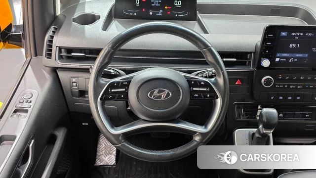 Hyundai Staria 2023 Желтый из Кореи, фото 3