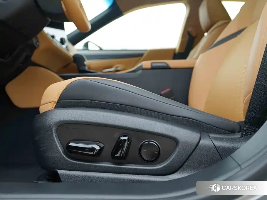 Lexus ES 2026 Silver/gray из Китая, фото 4