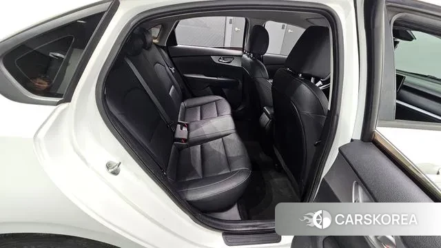 Kia The New K3 2nd generation 2021 Белый из Кореи, фото 3