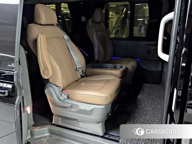 Hyundai Staria 2024 Черный из Кореи, фото 3