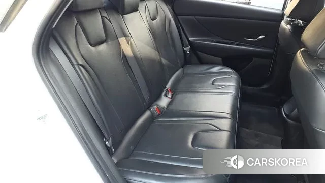 Hyundai Avante Hybrid (CN7) 2022 Белый из Кореи, фото 3