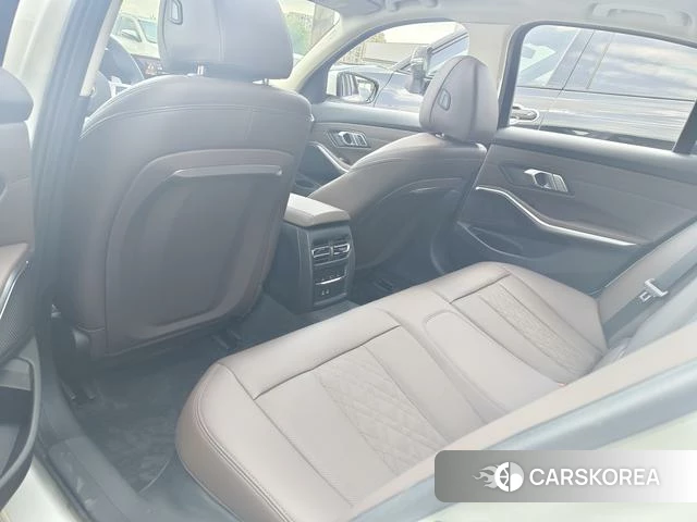 BMW 3 series 2024 Белый из Китая, фото 3
