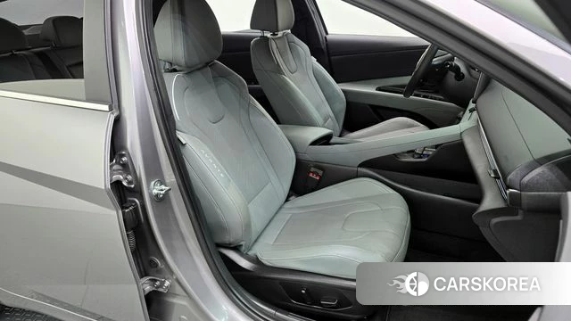 Hyundai The New Avante (CN7) 2023 Серый из Кореи, фото 3
