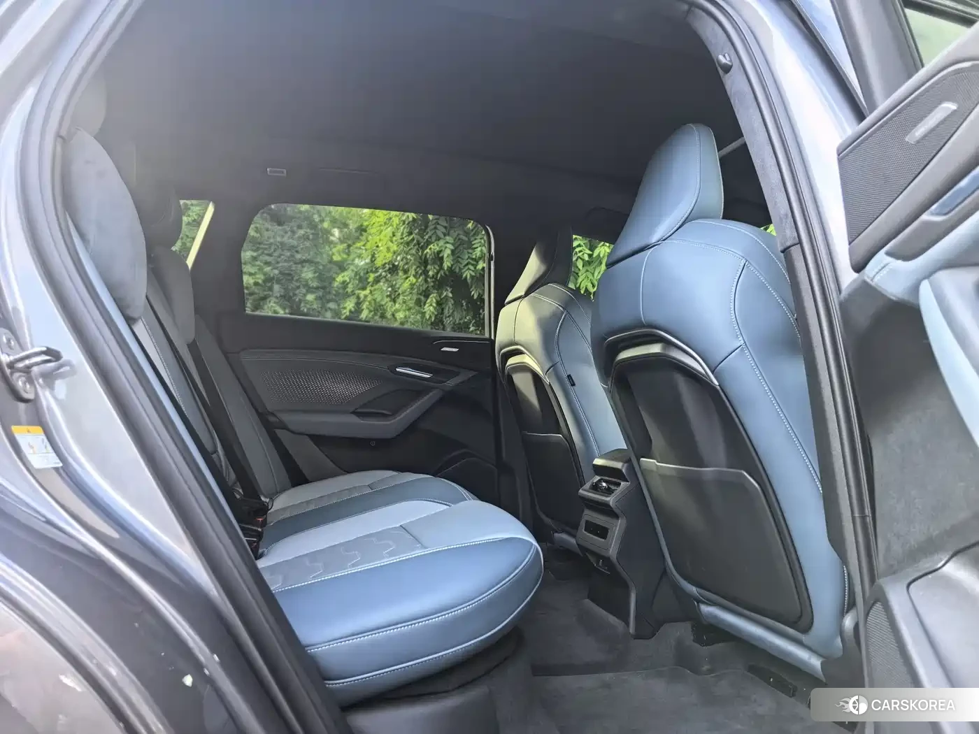 Audi Q6L e-tron 2025 Silver/gray из Китая, фото 3