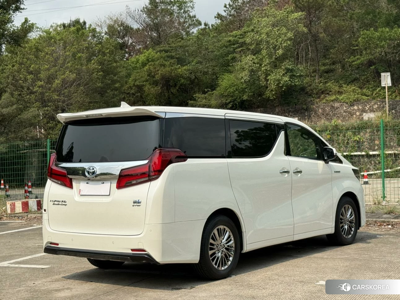 Toyota Elfa 2021 Белый из Китая, фото 3
