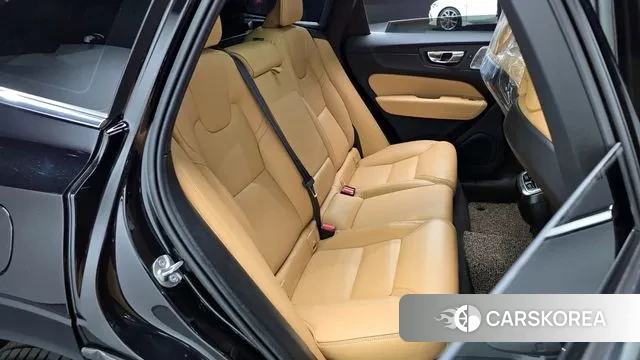 Volvo XC60 second Generation 2022 Черный из Кореи, фото 3
