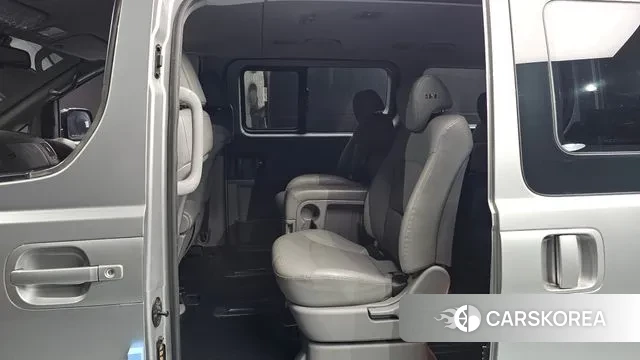 Hyundai The New Grand Starex 2018 Серебристо-серый из Кореи, фото 3