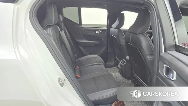 Volvo XC40 Richards 2022 Белый из Кореи, фото 3