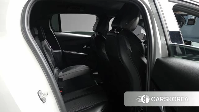 Peugeot e-208 second Generation 2022 Белый из Кореи, фото 3