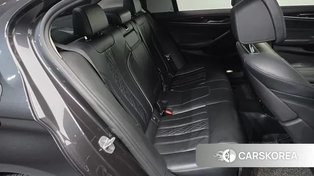 BMW 5 Series (G30) 2020 Серый из Кореи, фото 3