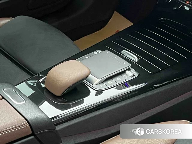 Mercedes-Benz Class A 2023 Белый из Китая, фото 3