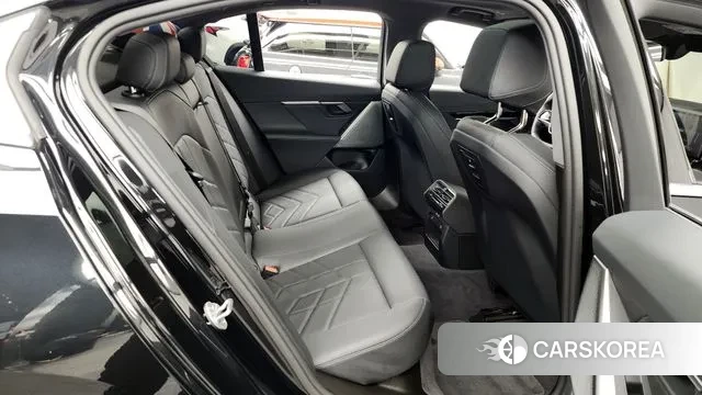 BMW 5 Series (G60) 2024 Черный из Кореи, фото 3