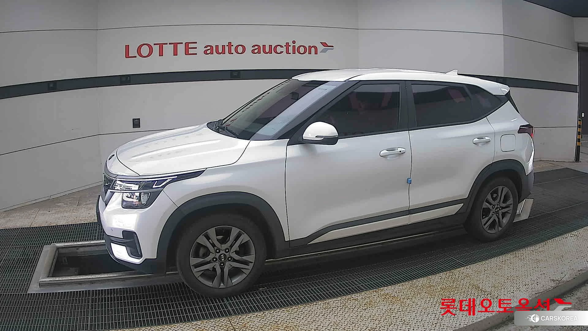 Kia Seltos 2021 Snow White Pearl из Кореи, фото 3