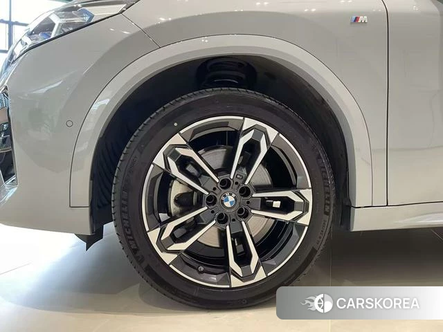 BMW X2 (import) 2024 Серебристо-серый из Китая, фото 3