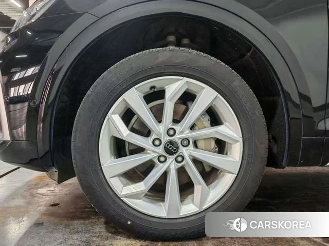 Audi Q5L 2023 Черный из Китая, фото 3