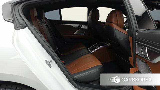 BMW 8 Series (G15) 2024 Белый из Кореи, фото 3