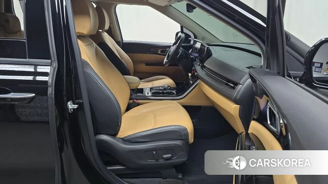 Kia Carnival 4th generation 2023 Черный из Кореи, фото 3