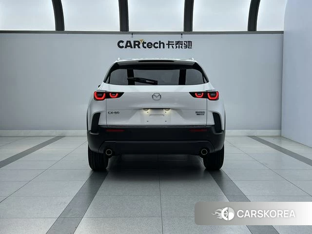 Mazda CX-50 line also 2023 Белый из Китая, фото 3