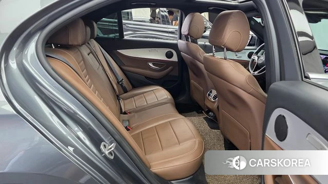 Mercedes-Benz E-Class W213 2021 Серый из Кореи, фото 3