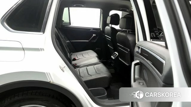 Volkswagen Tiguan second Generation 2020 Белый из Кореи, фото 3