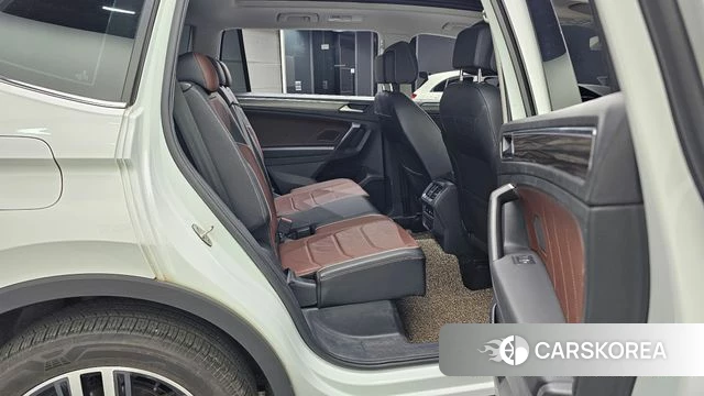 Volkswagen Tiguan Allspace 2022 Белый из Кореи, фото 3