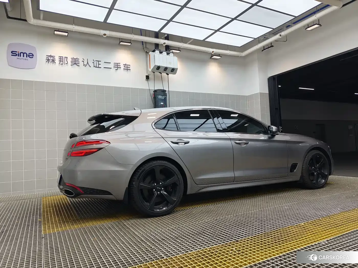 Kia Genisys G70 2025 Silver/gray из Китая, фото 3