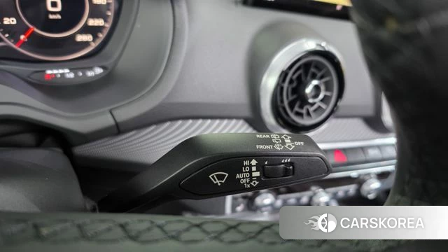 Audi Q2 2023 Белый из Кореи, фото 3