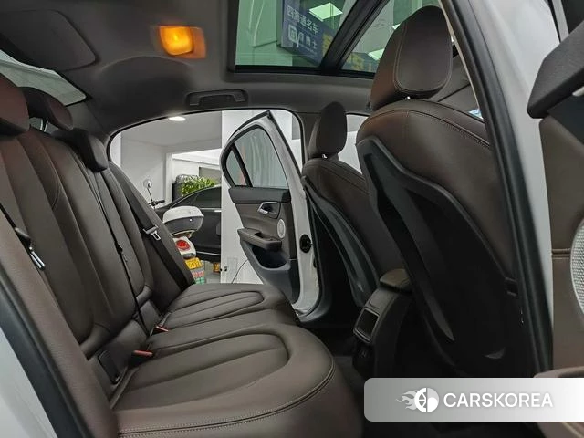 BMW 1 series 2021 Белый из Китая, фото 3