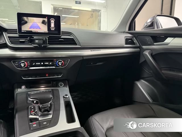 Audi Q5L 2021 Черный из Китая, фото 3