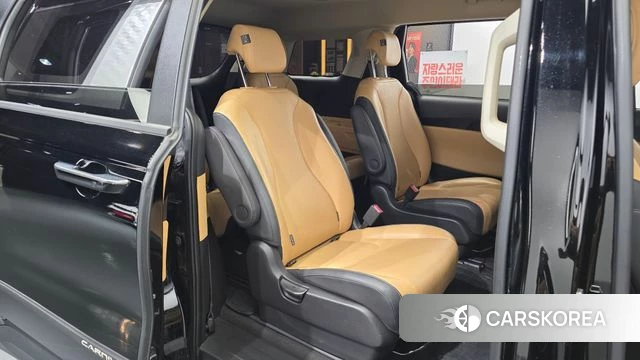 Kia Carnival 4th generation 2023 Черный из Кореи, фото 3