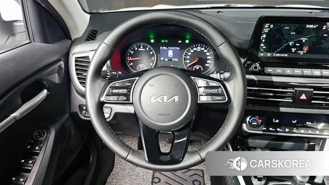 Kia Seltos 2022 Белый из Кореи, фото 3