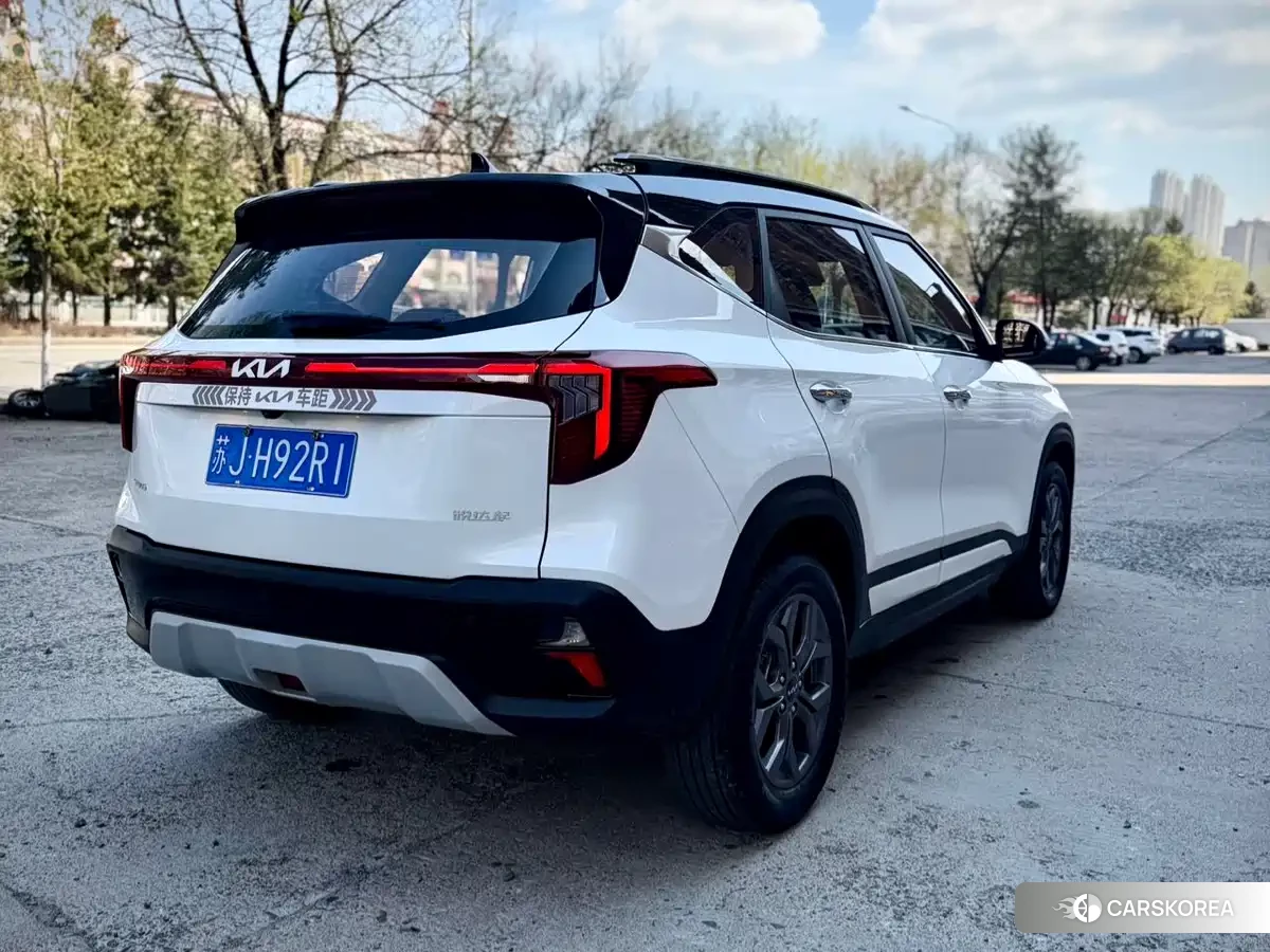 Kia Seltos 2023 Белый из Китая, фото 3