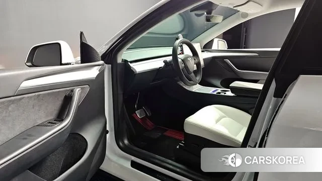 Tesla Model Y 2024 Белый из Кореи, фото 3