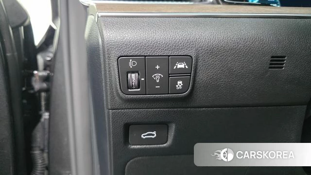 Kia K5 3rd generation 2023 Серый из Кореи, фото 3