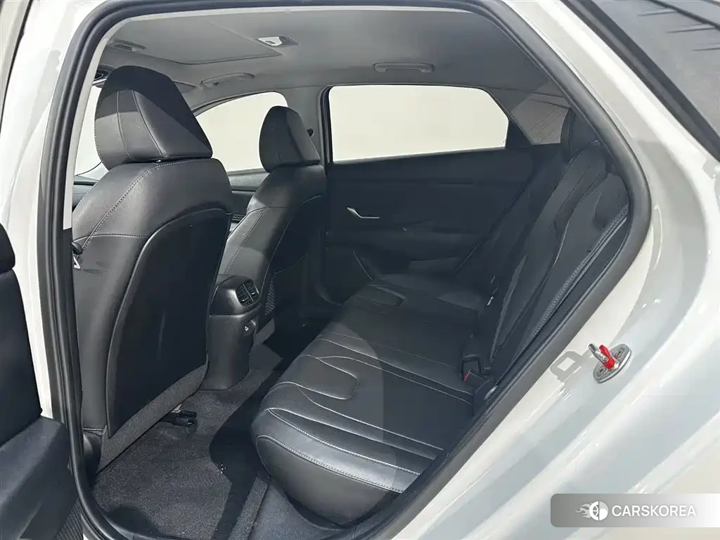 Hyundai Elantra 2022 Белый из Китая, фото 3