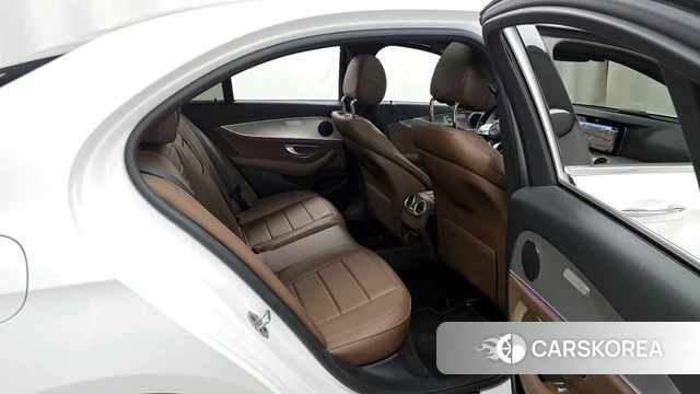 Mercedes-Benz E-Class W213 2018 Белый из Кореи, фото 3