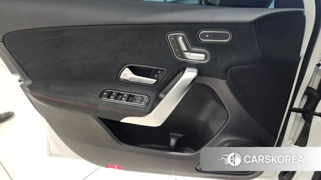 Mercedes-Benz A-Class W177 2023 Белый из Кореи, фото 3