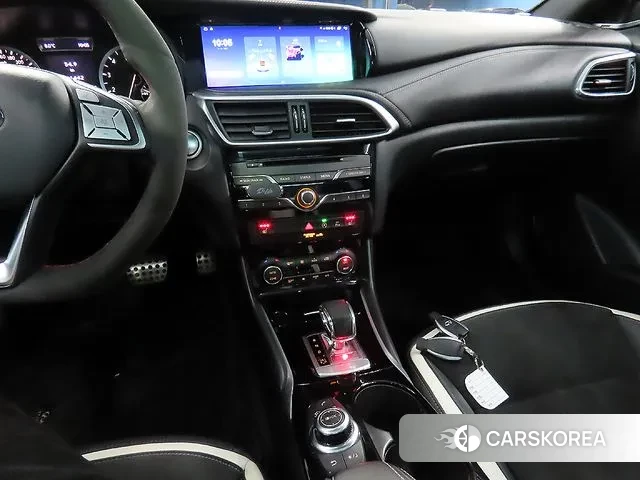 Infiniti Q30 2018 Жемчужный цвет из Кореи, фото 3