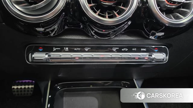 Mercedes-Benz GLB-Class X247 2022 Белый из Кореи, фото 3